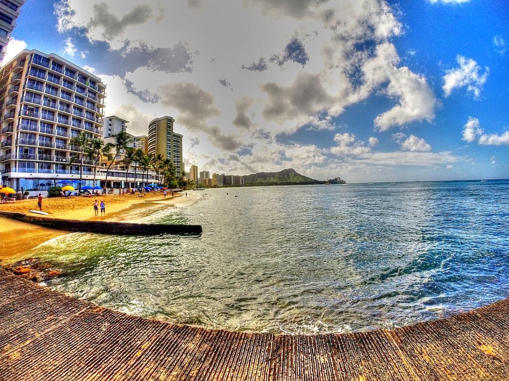 Waikiki Shore 515 Beachfront & Upgrade Apartment Honolulu Exterior photo